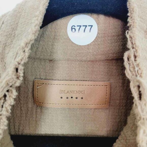 Blank NYC Womens Tan Distressed Lightweight Bomber Jacket Shacket With Pockets M - Picture 5 of 12